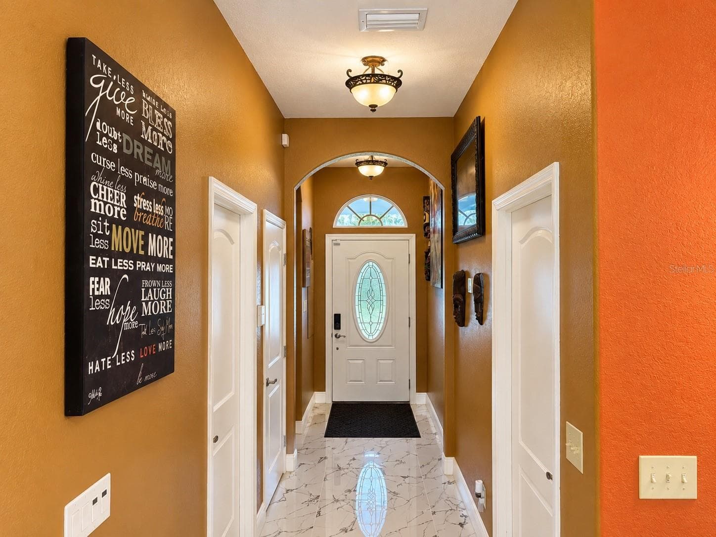 View to front door/foyer - 3009 W CLINTON ST, TAMPA