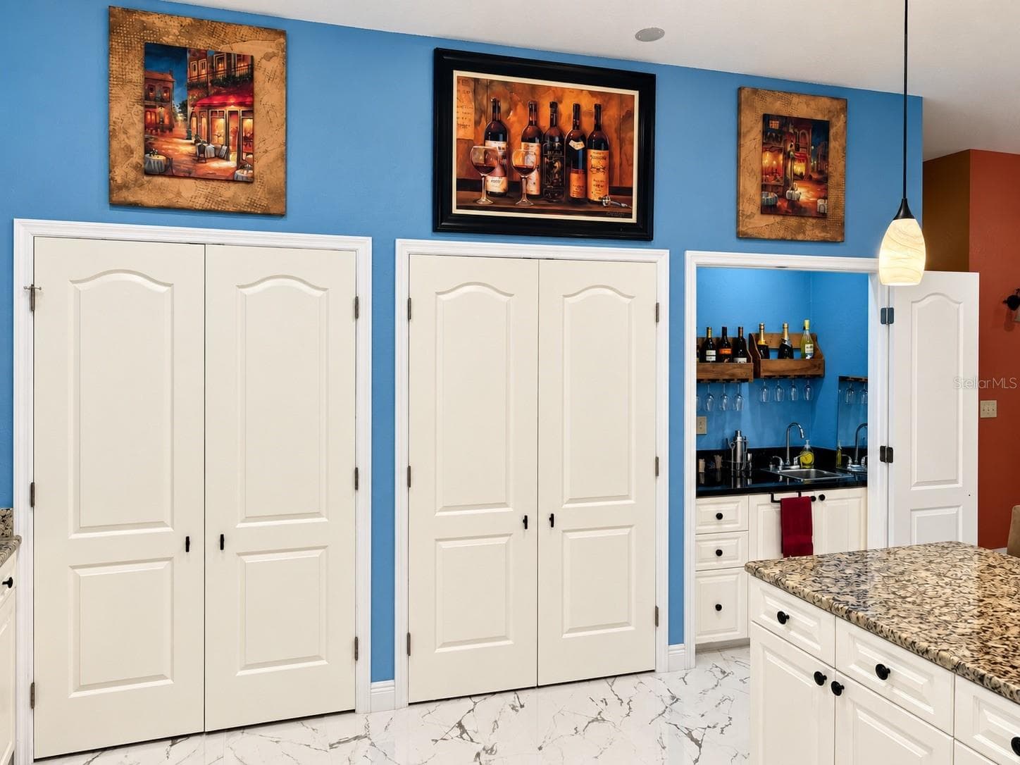 Double pantry/wet bar in kitchen - 3009 W CLINTON ST, TAMPA