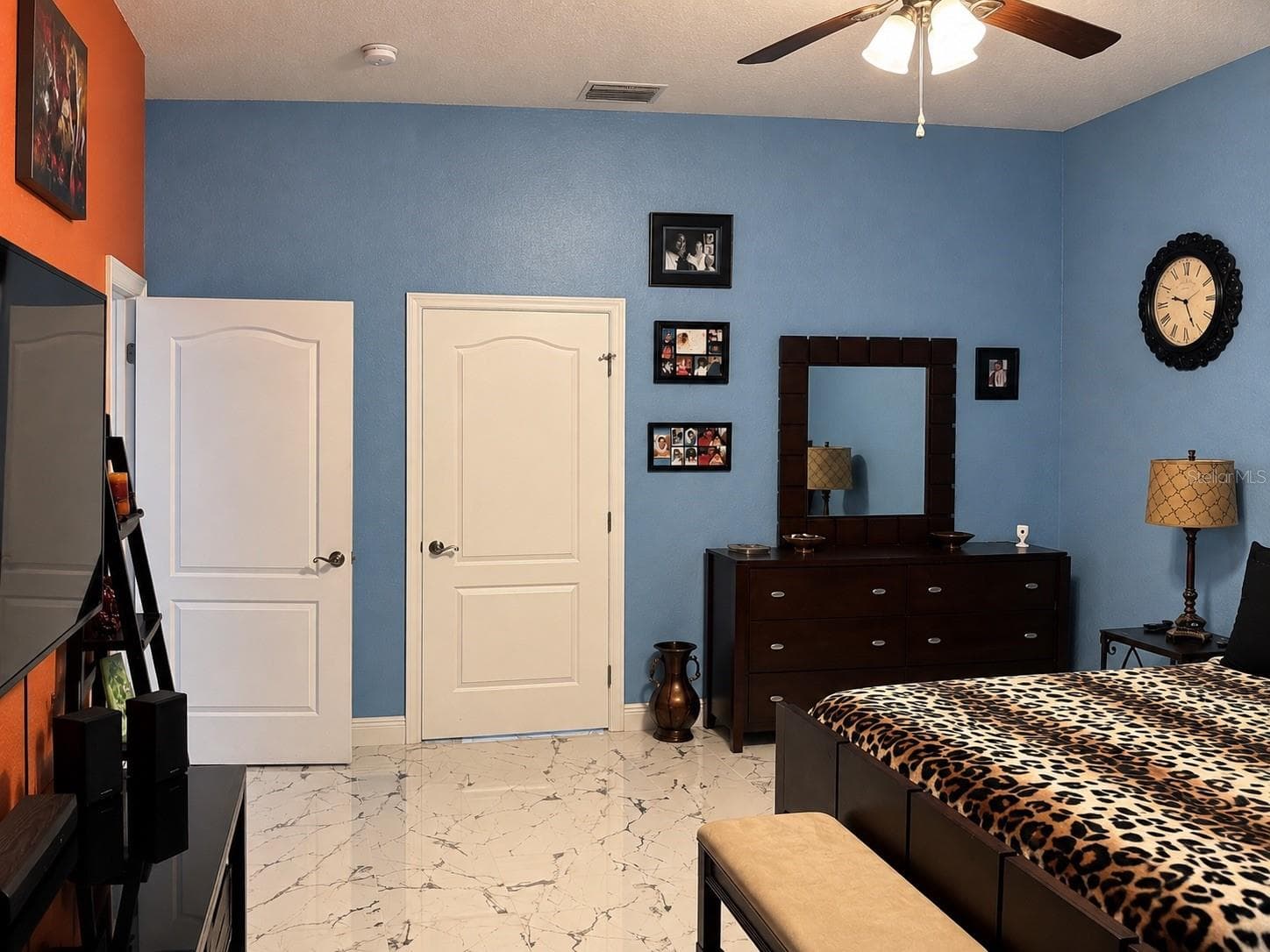 Spacious Primary bedroom suite w/ ensuite - 3009 W CLINTON ST, TAMPA