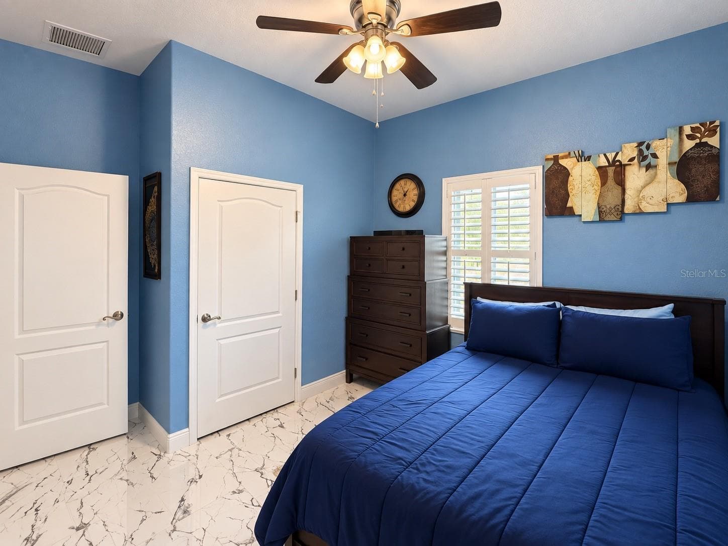 Bedroom with built in closet - 3009 W CLINTON ST, TAMPA