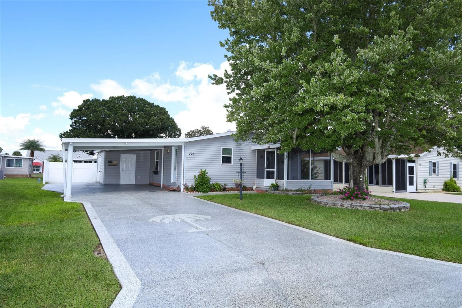 Manufactured Home at 728 PRADO DR, LADY LAKE, photo 2 of 26