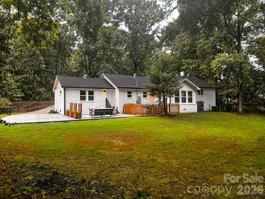 Single Family Residence at 5515 Doncaster Drive, Charlotte, photo 18 of 22
