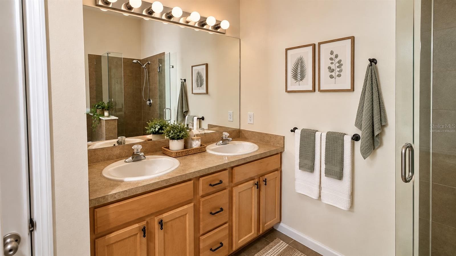 virtually staged - 1507 TALISKER DR, CLEARWATER