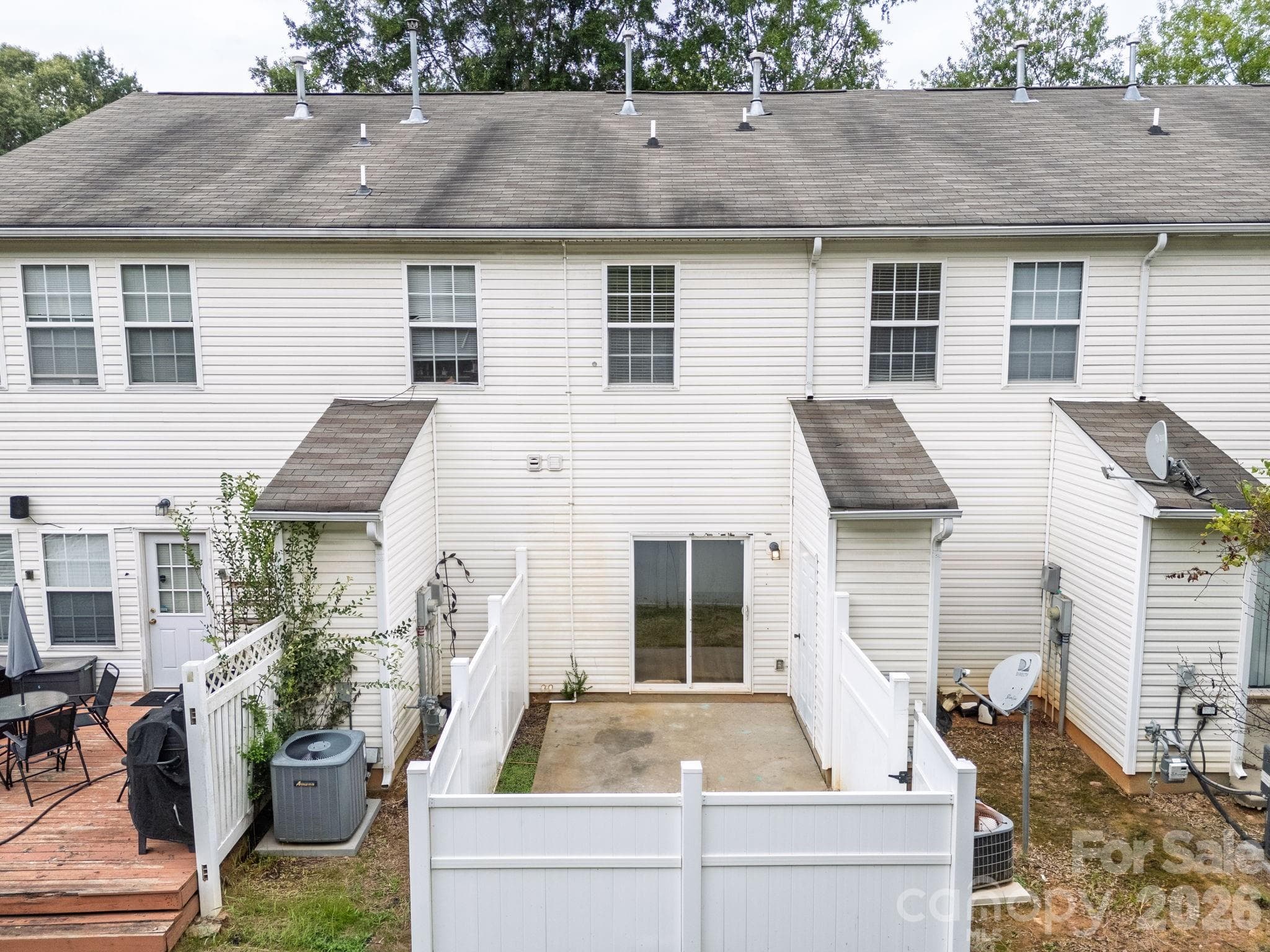 Townhouse at 2176 Winthrop Chase Drive, Charlotte, photo 26 of 34