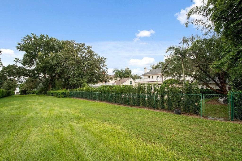 Easement leading to Lake Virginia. - 555 E LAKE SUE AVE, WINTER PARK