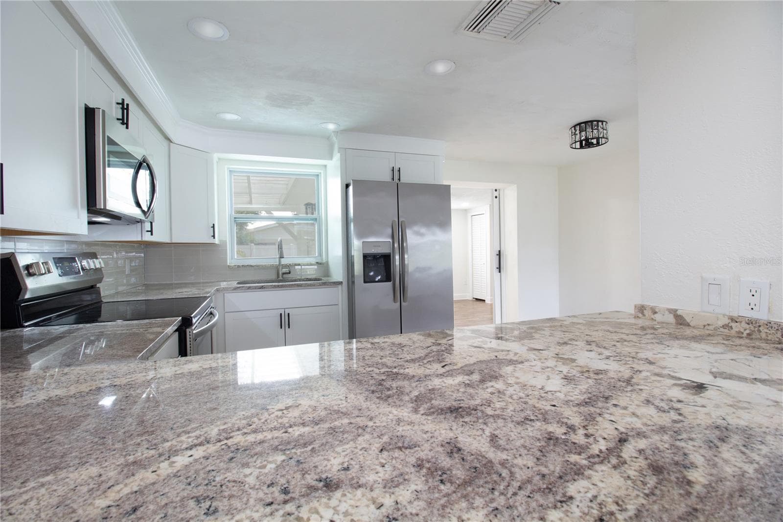 Single Family Residence at 1408 JENNINGS DR, HOLIDAY, photo 8 of 26