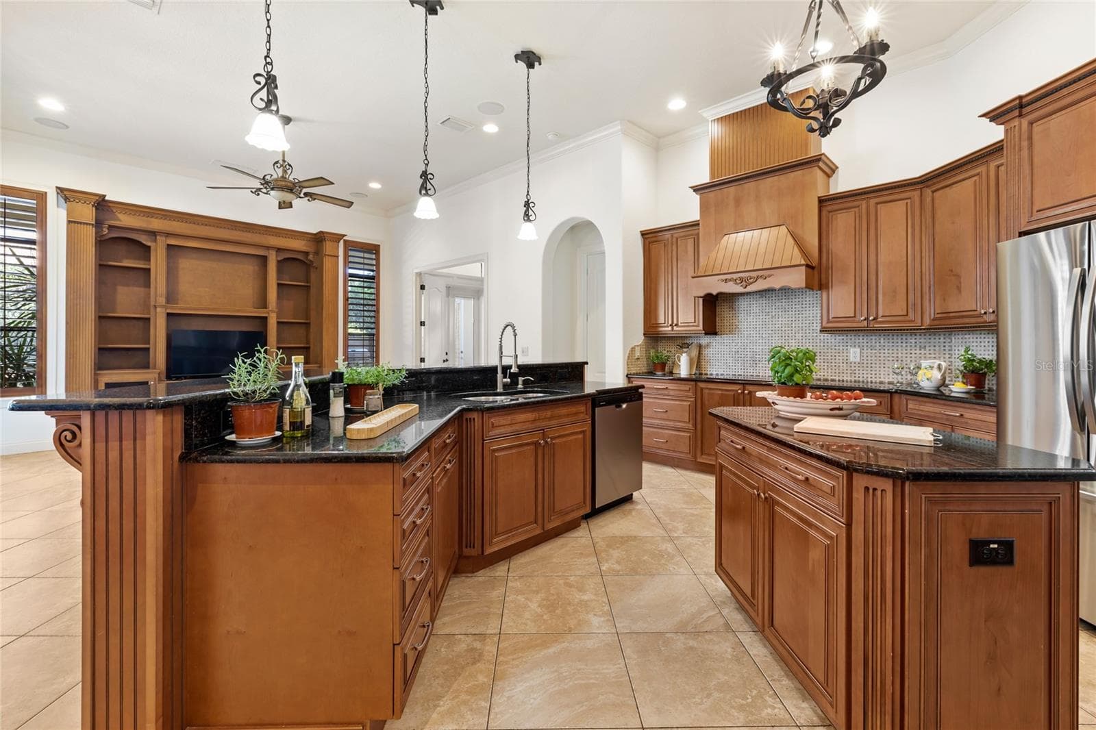 Single Family Residence at 25514 HIGH HAMPTON CIR, SORRENTO, photo 5 of 62