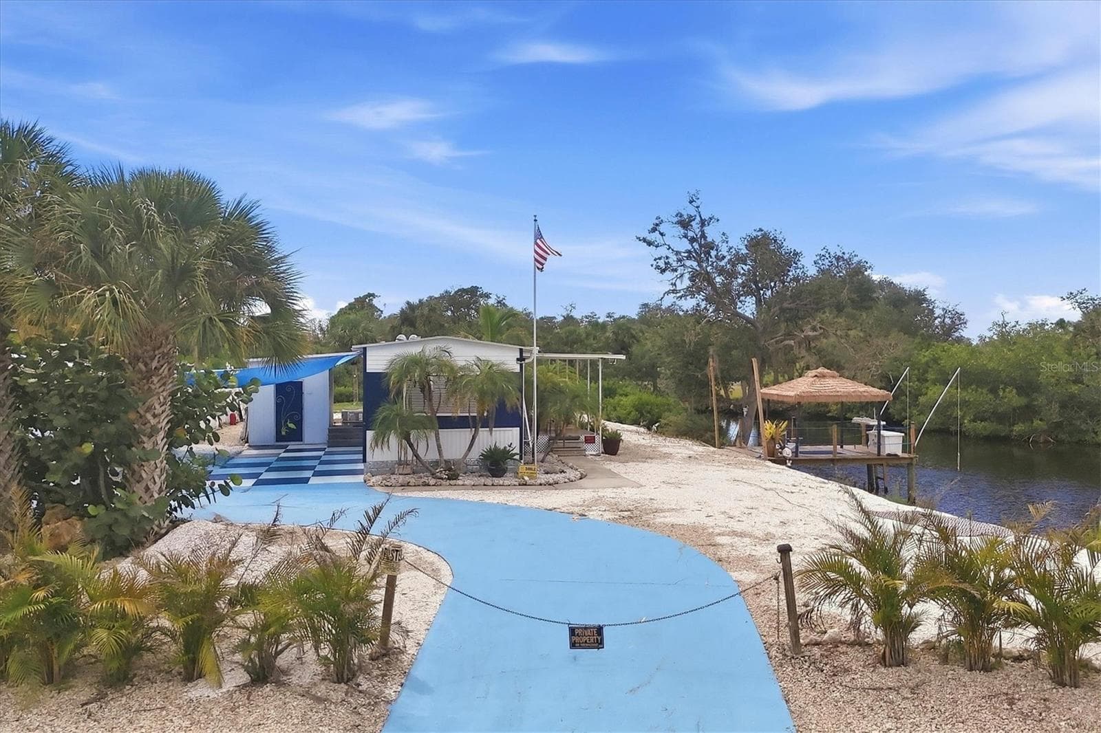 1128 SEAHORSE LN