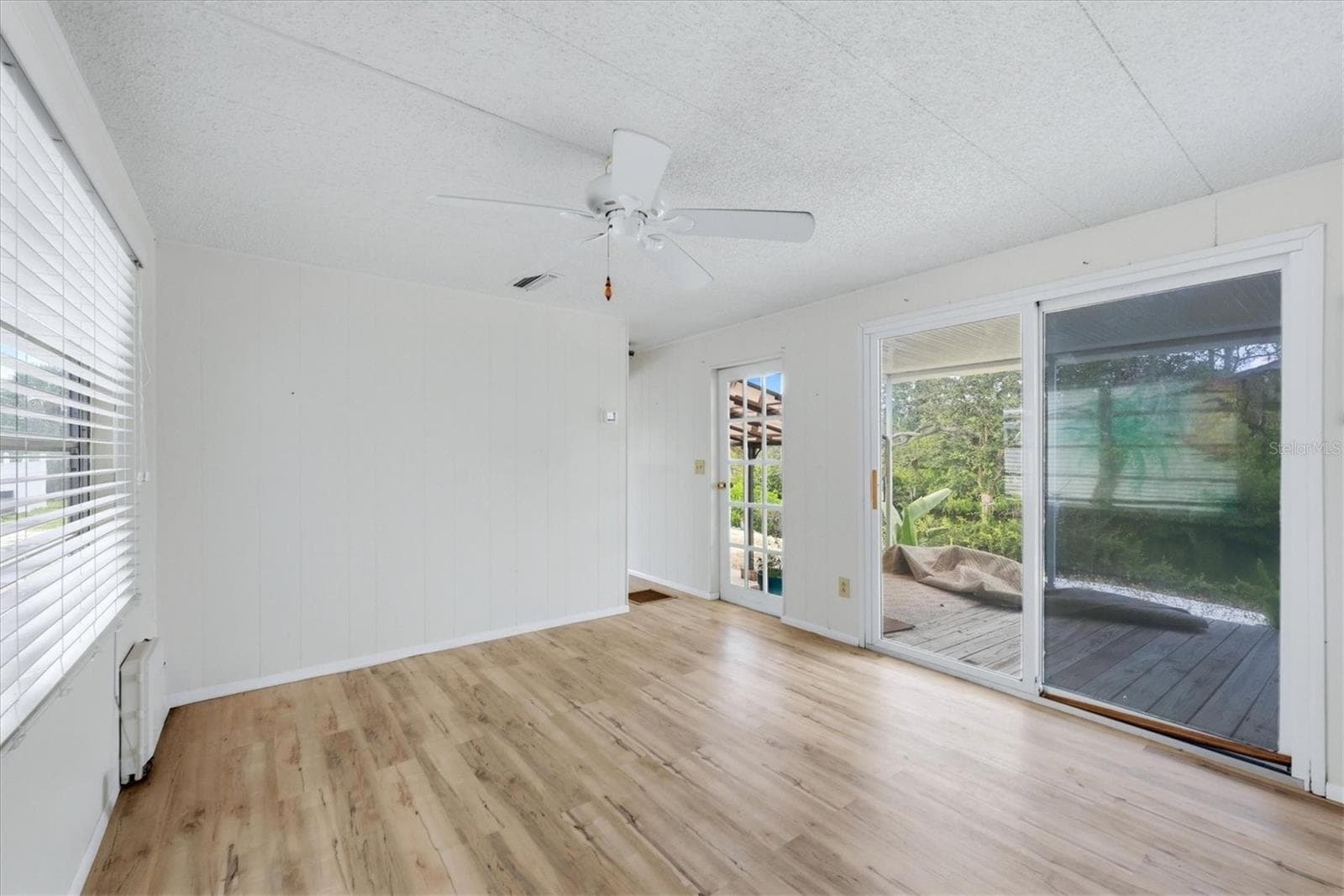 Mobile Home at 1128 SEAHORSE LN, ENGLEWOOD, photo 10 of 48