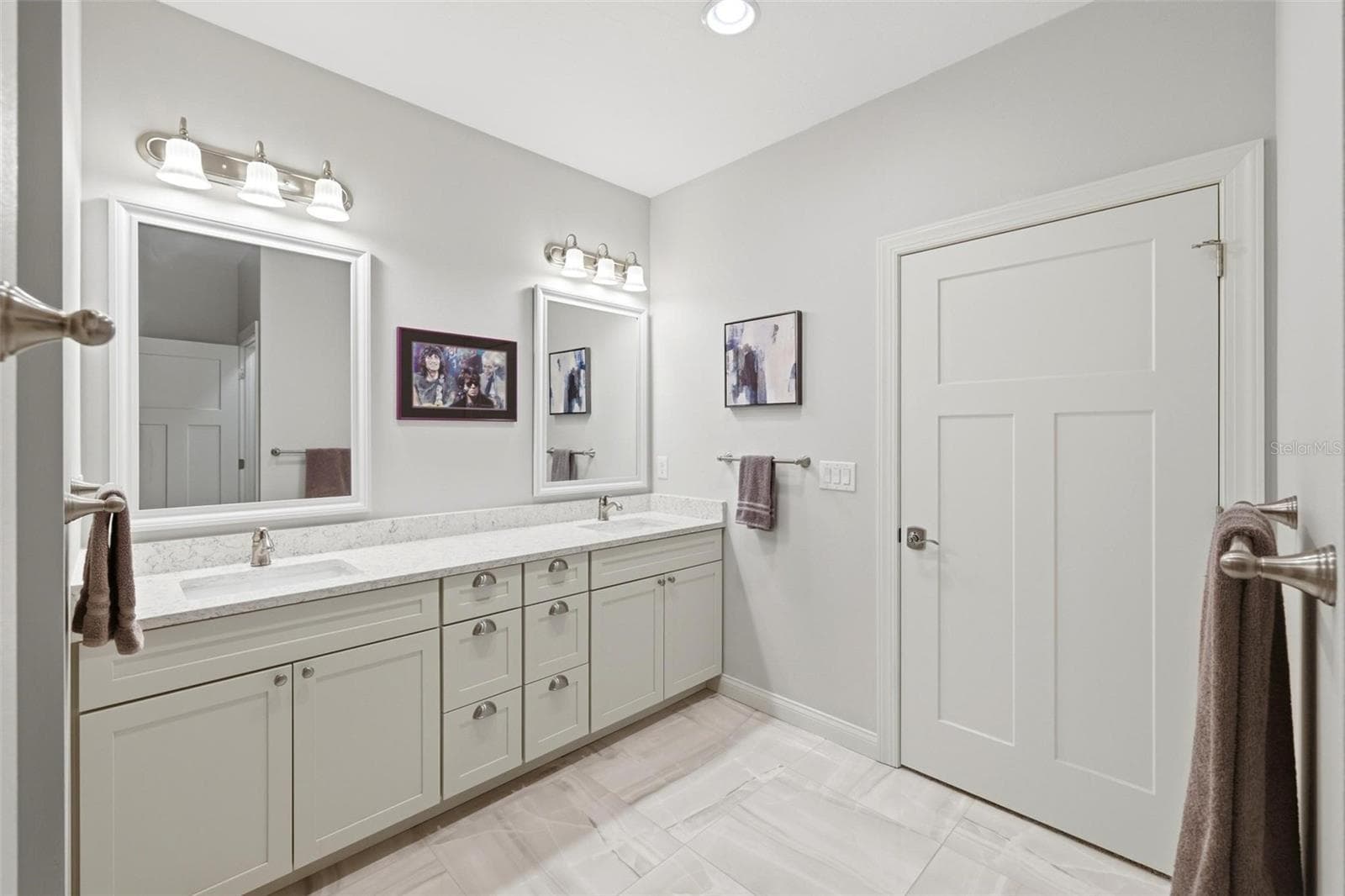 Primary bathroom with dual sinks - 6172 ALHAMBRA AVE, NORTH PORT