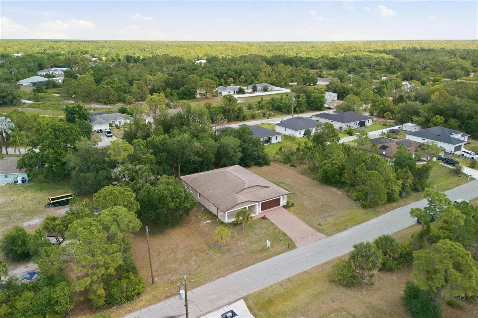 Plenty of room to add an outbuilding, storage sheds or a pool! - 6172 ALHAMBRA AVE, NORTH PORT