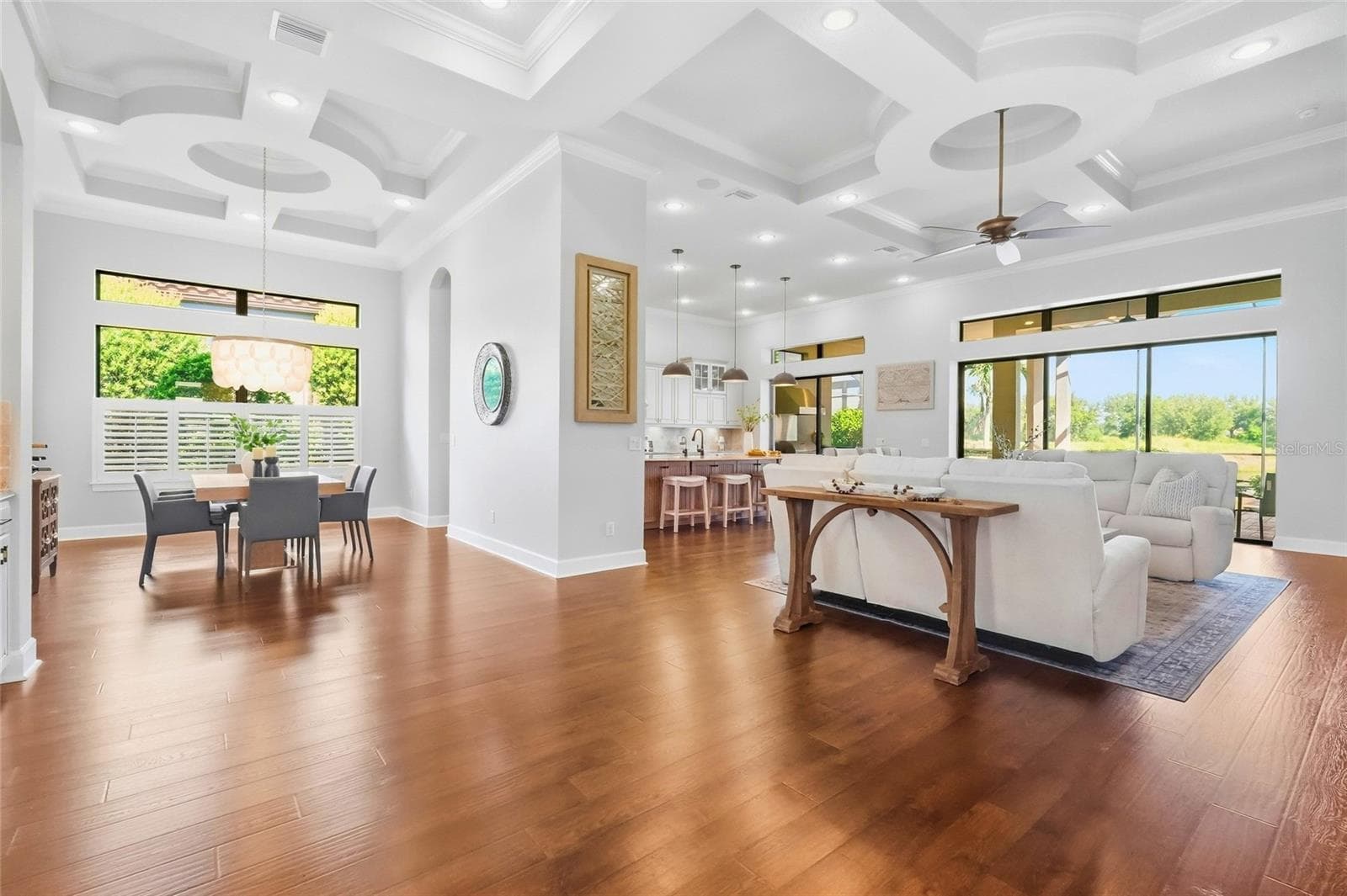 14-foot coffered ceilings - 13309 MALACHITE DR, BRADENTON