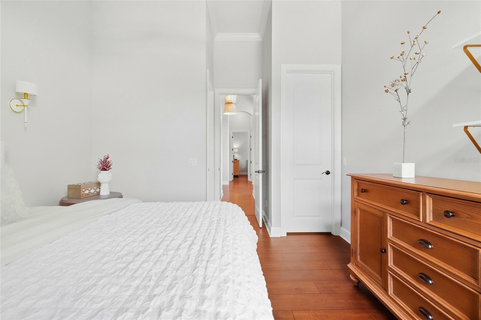 secondary bedroom with private ensuite - 13309 MALACHITE DR, BRADENTON