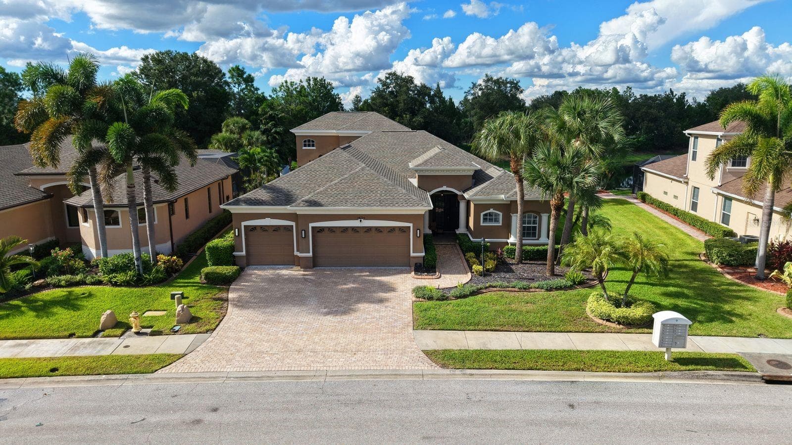 Single Family Residence at 14250 SUNDIAL PL, LAKEWOOD RANCH, photo 11 of 61