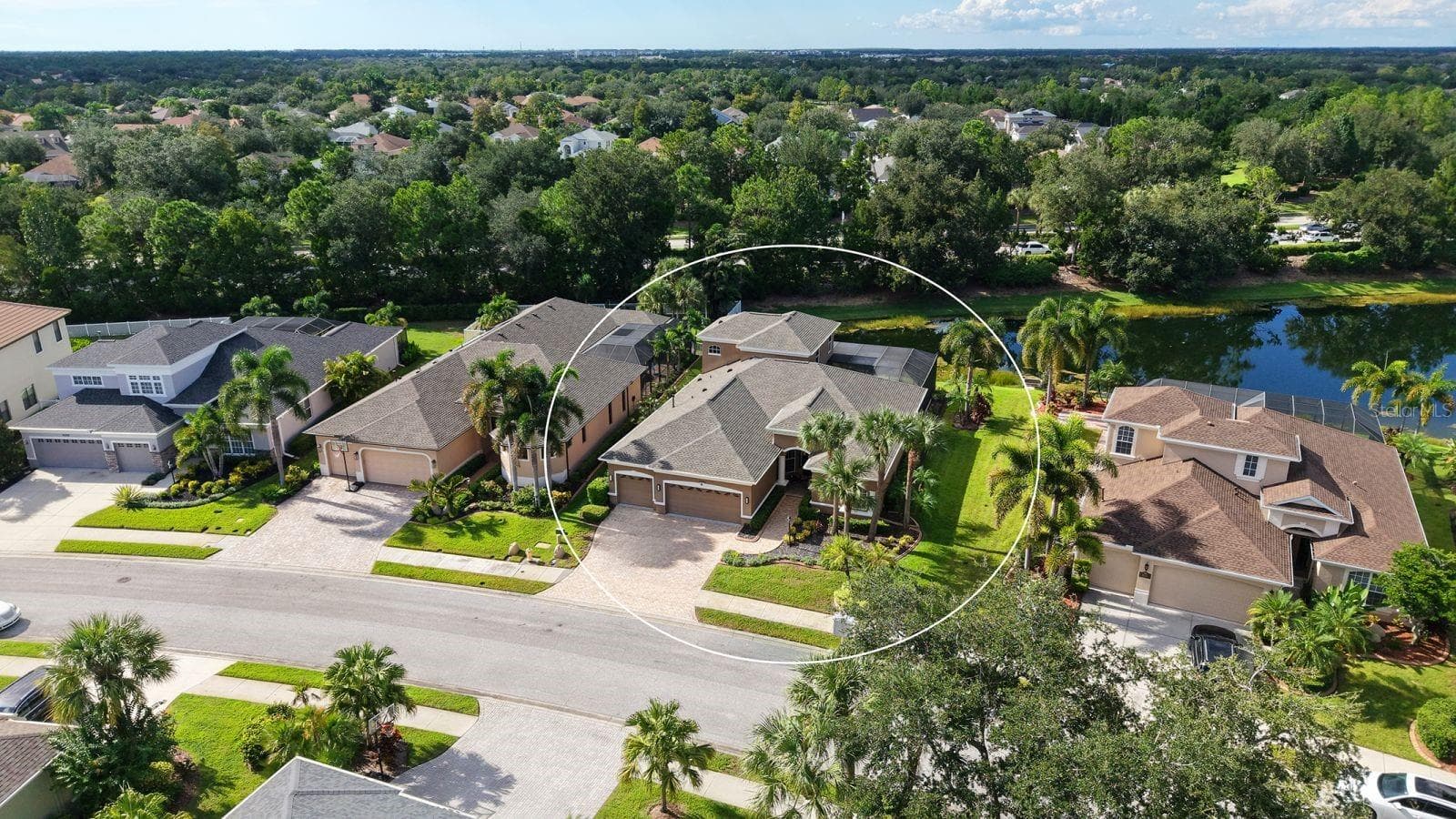 Single Family Residence at 14250 SUNDIAL PL, LAKEWOOD RANCH, photo 13 of 61