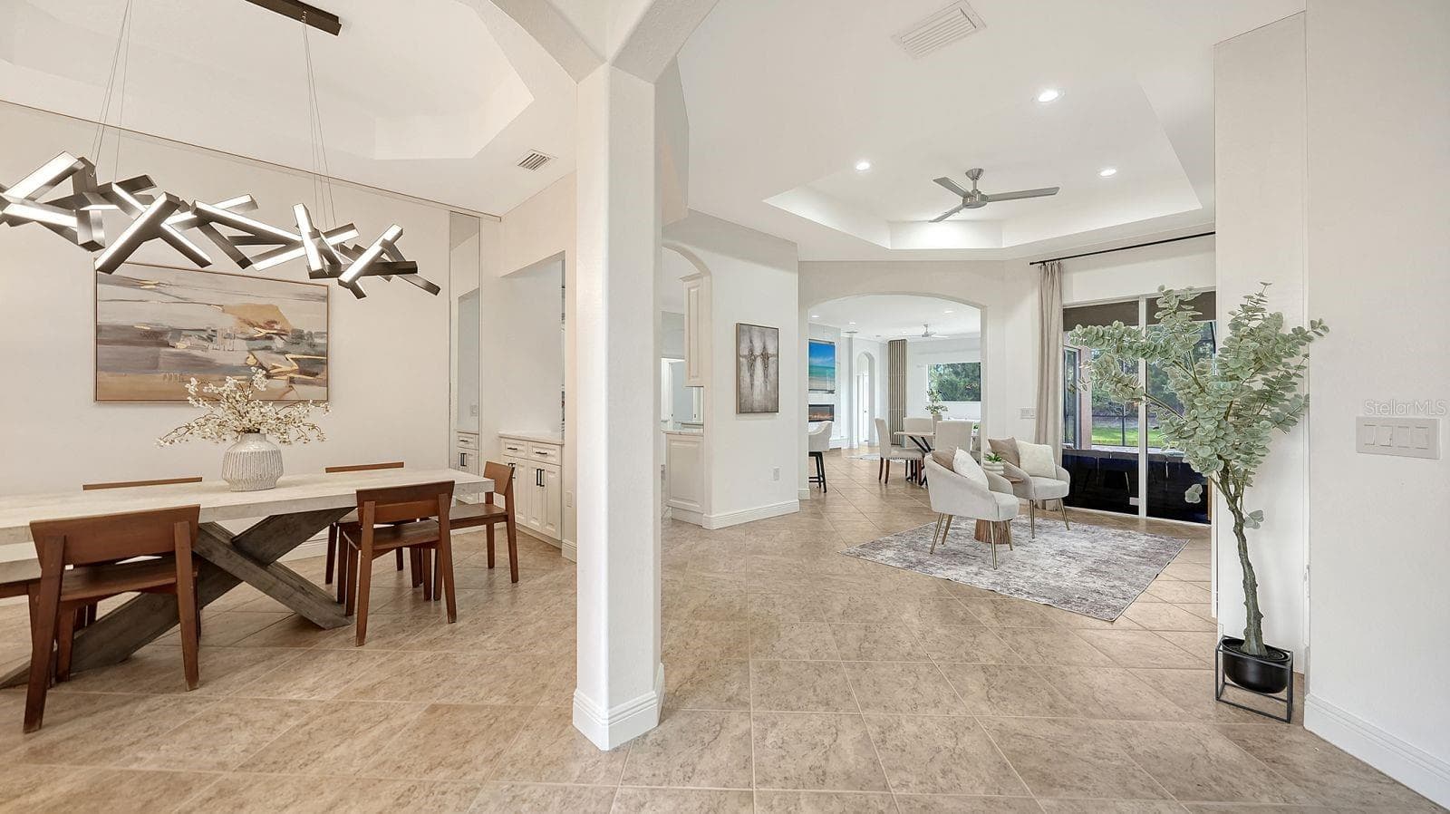 Single Family Residence at 14250 SUNDIAL PL, LAKEWOOD RANCH, photo 15 of 61