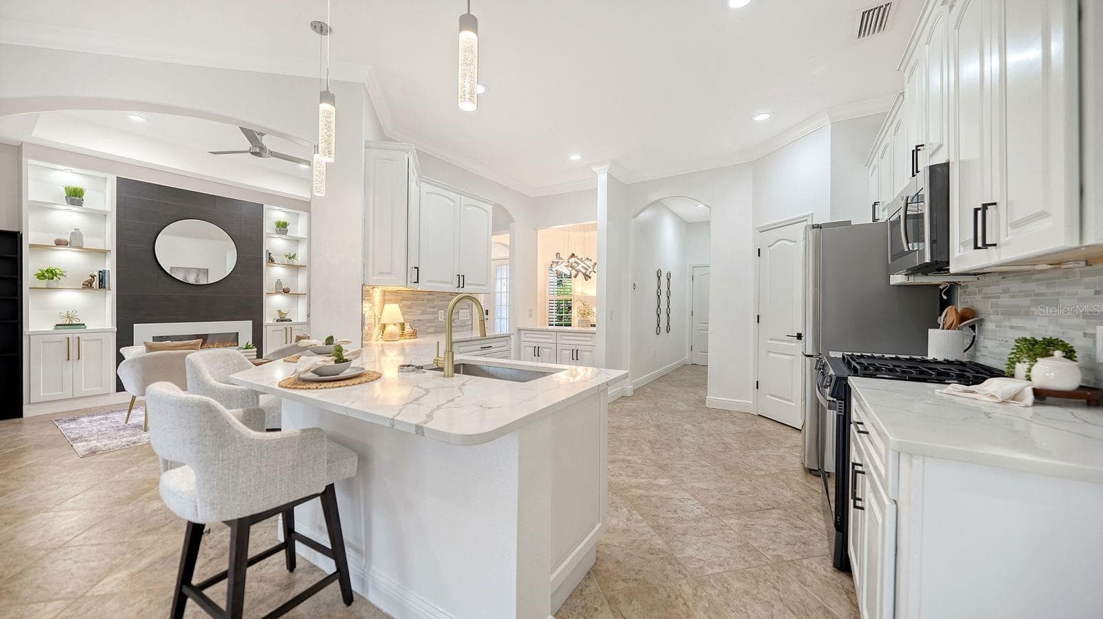 Single Family Residence at 14250 SUNDIAL PL, LAKEWOOD RANCH, photo 21 of 61