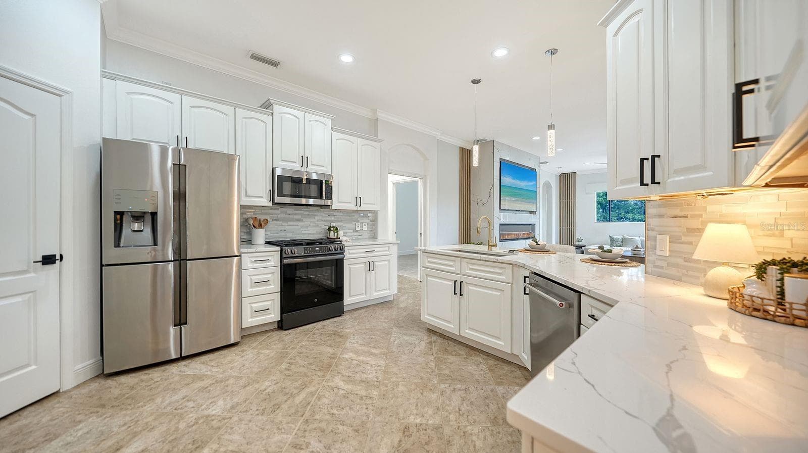Single Family Residence at 14250 SUNDIAL PL, LAKEWOOD RANCH, photo 22 of 61