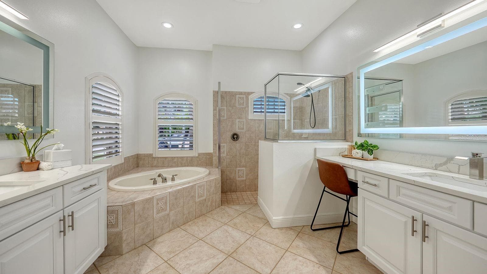 Single Family Residence at 14250 SUNDIAL PL, LAKEWOOD RANCH, photo 31 of 61