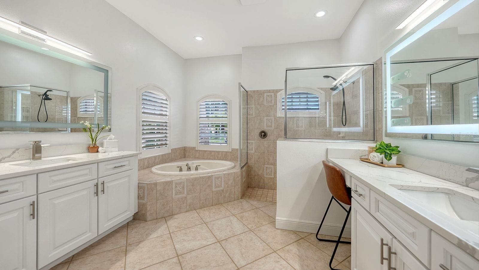 Single Family Residence at 14250 SUNDIAL PL, LAKEWOOD RANCH, photo 32 of 61
