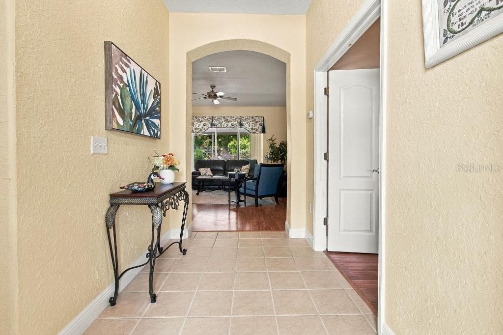 Single Family Residence at 10109 ALAMANCE DR, SAN ANTONIO, photo 3 of 34