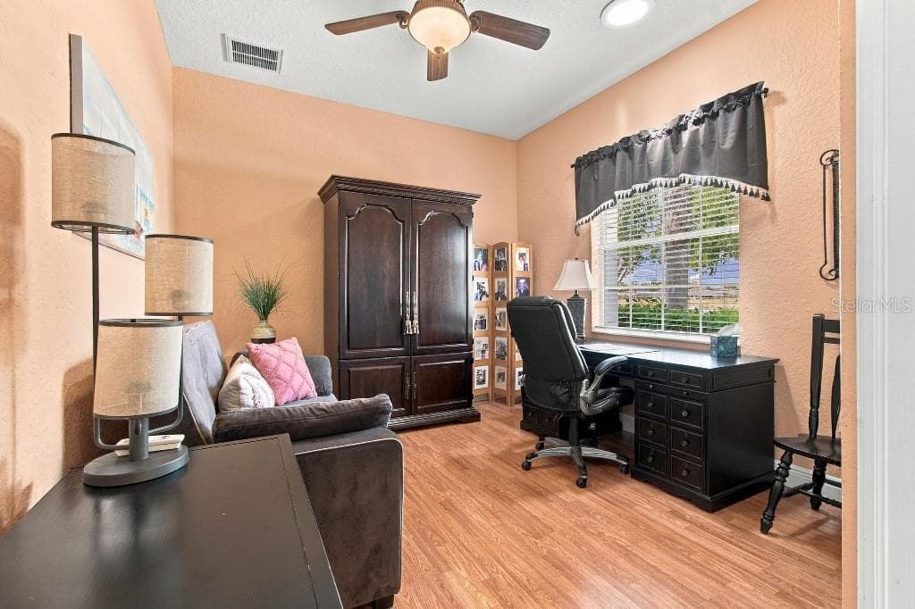 Single Family Residence at 10109 ALAMANCE DR, SAN ANTONIO, photo 4 of 34