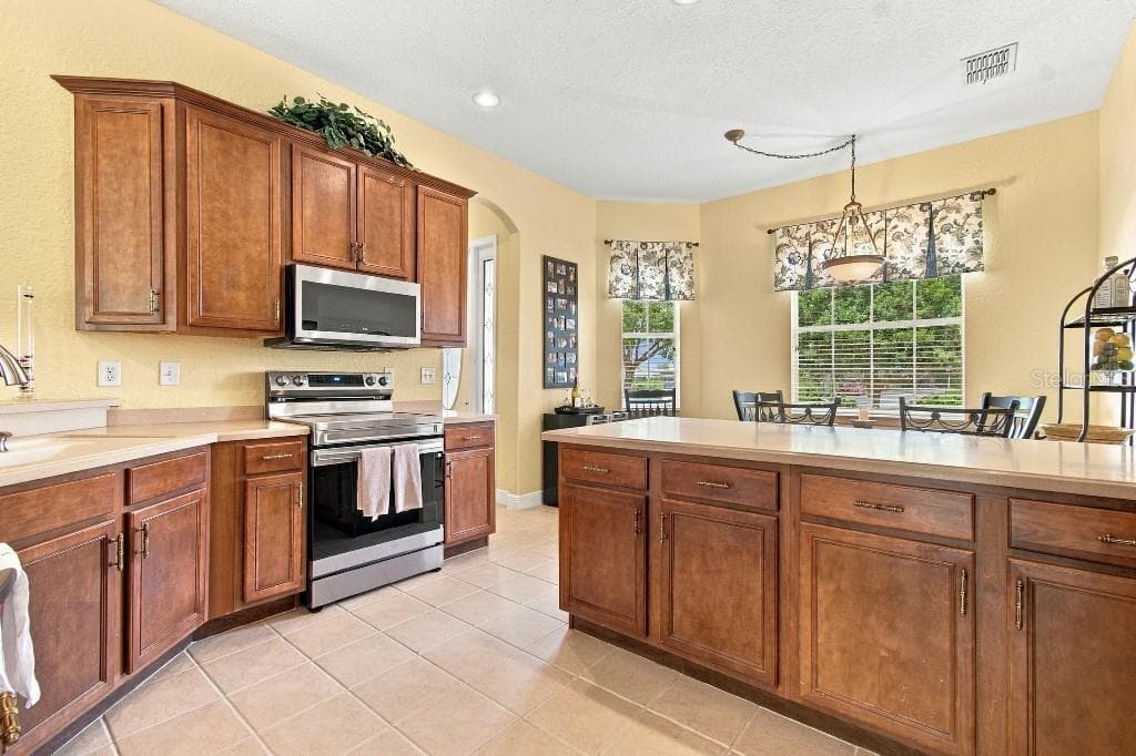 Single Family Residence at 10109 ALAMANCE DR, SAN ANTONIO, photo 11 of 34