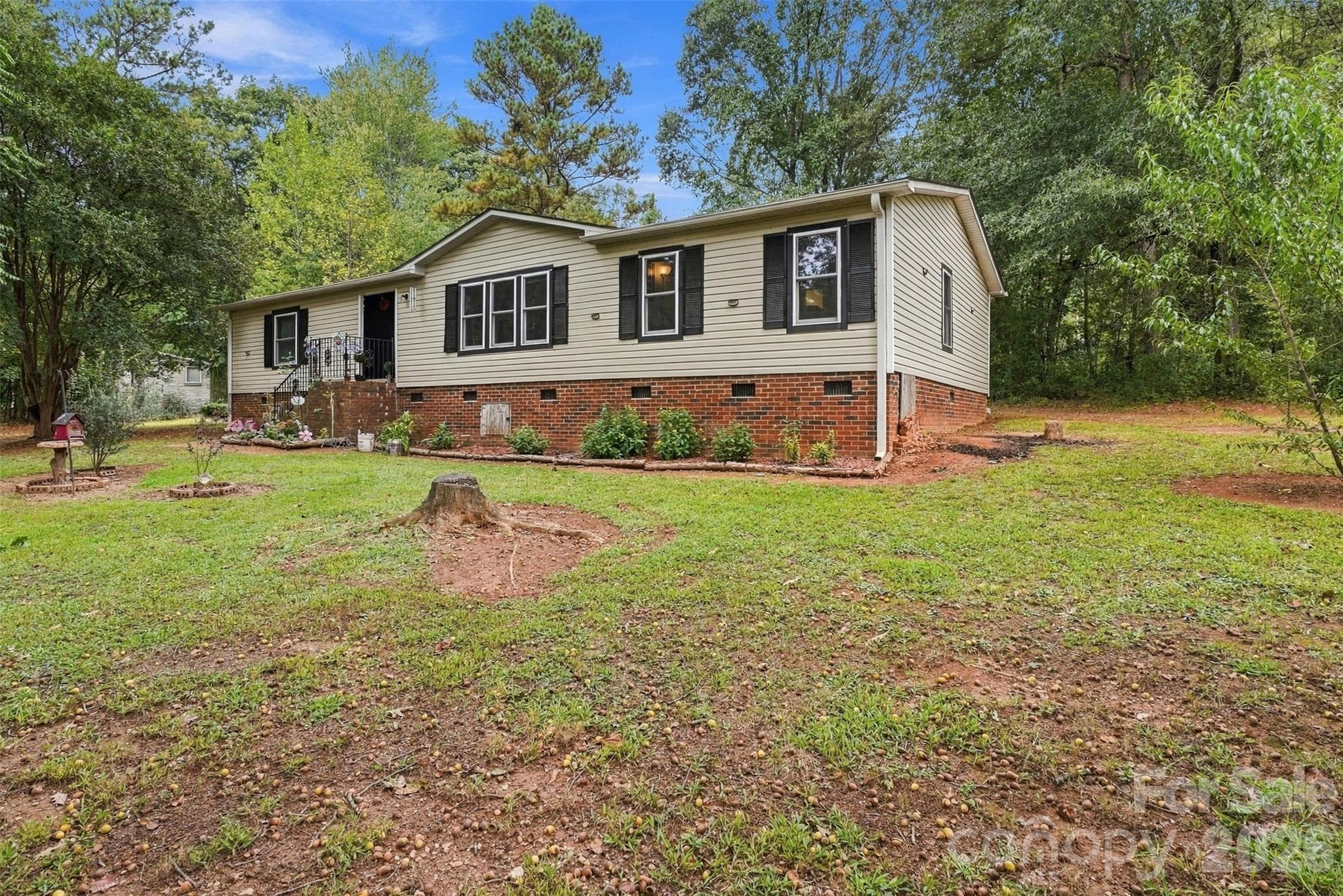 Single Family Residence at 106 Amy Drive, Kings Mountain, photo 2 of 30