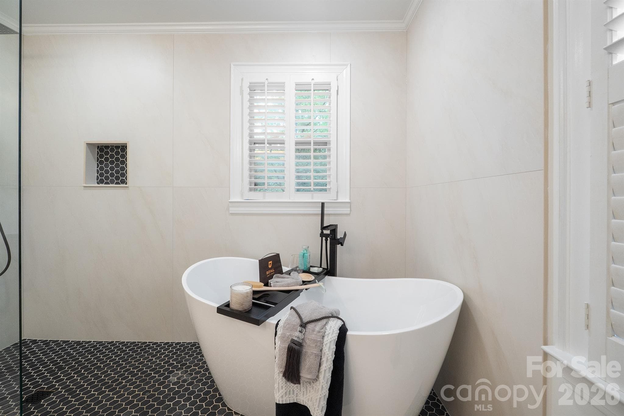tub - 2720 Steeplechase Road, Gastonia