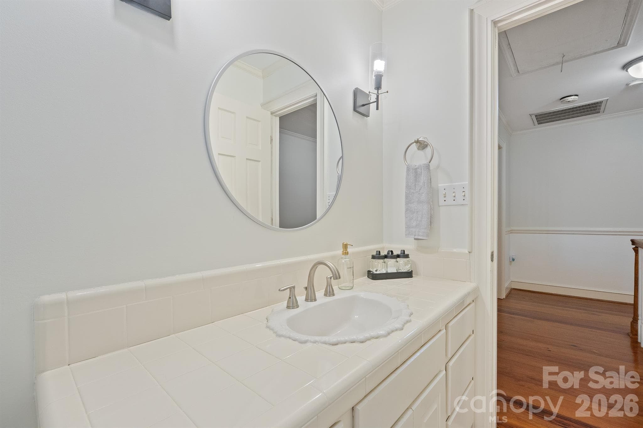 full bath up - 2720 Steeplechase Road, Gastonia