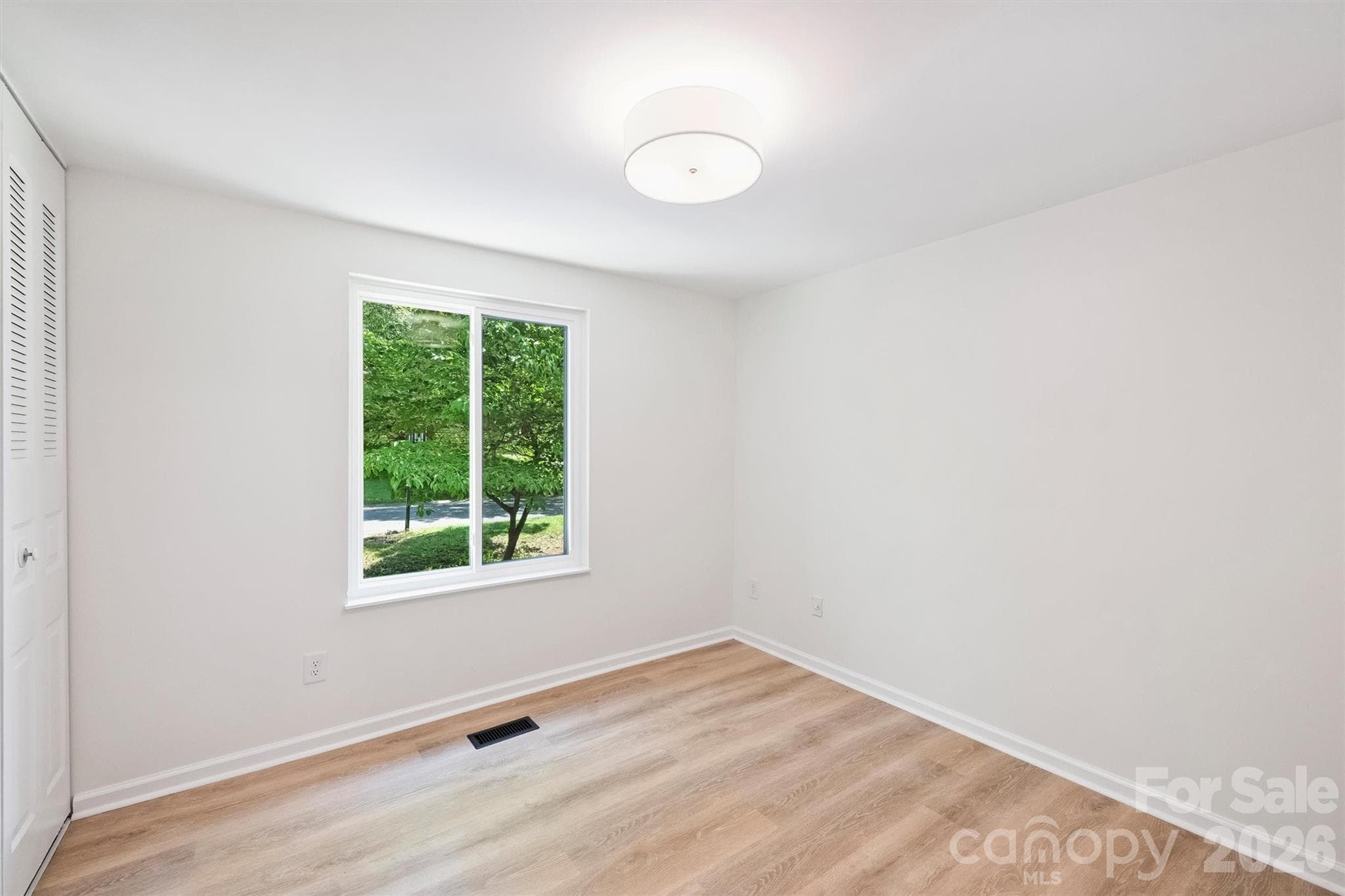 Single Family Residence at 7323 Rollingridge Drive, Charlotte, photo 14 of 29