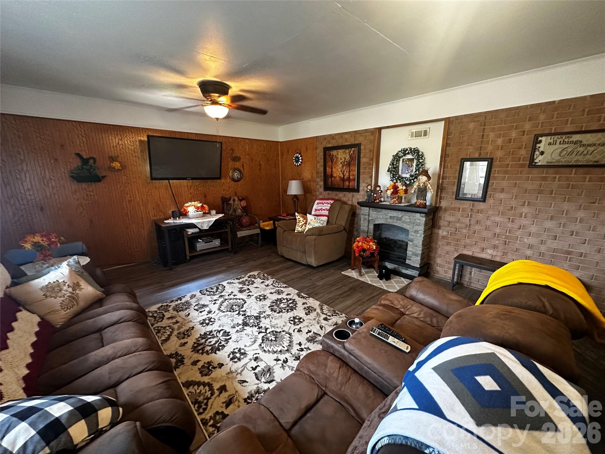 Den - 1467 Airport Road, Pageland