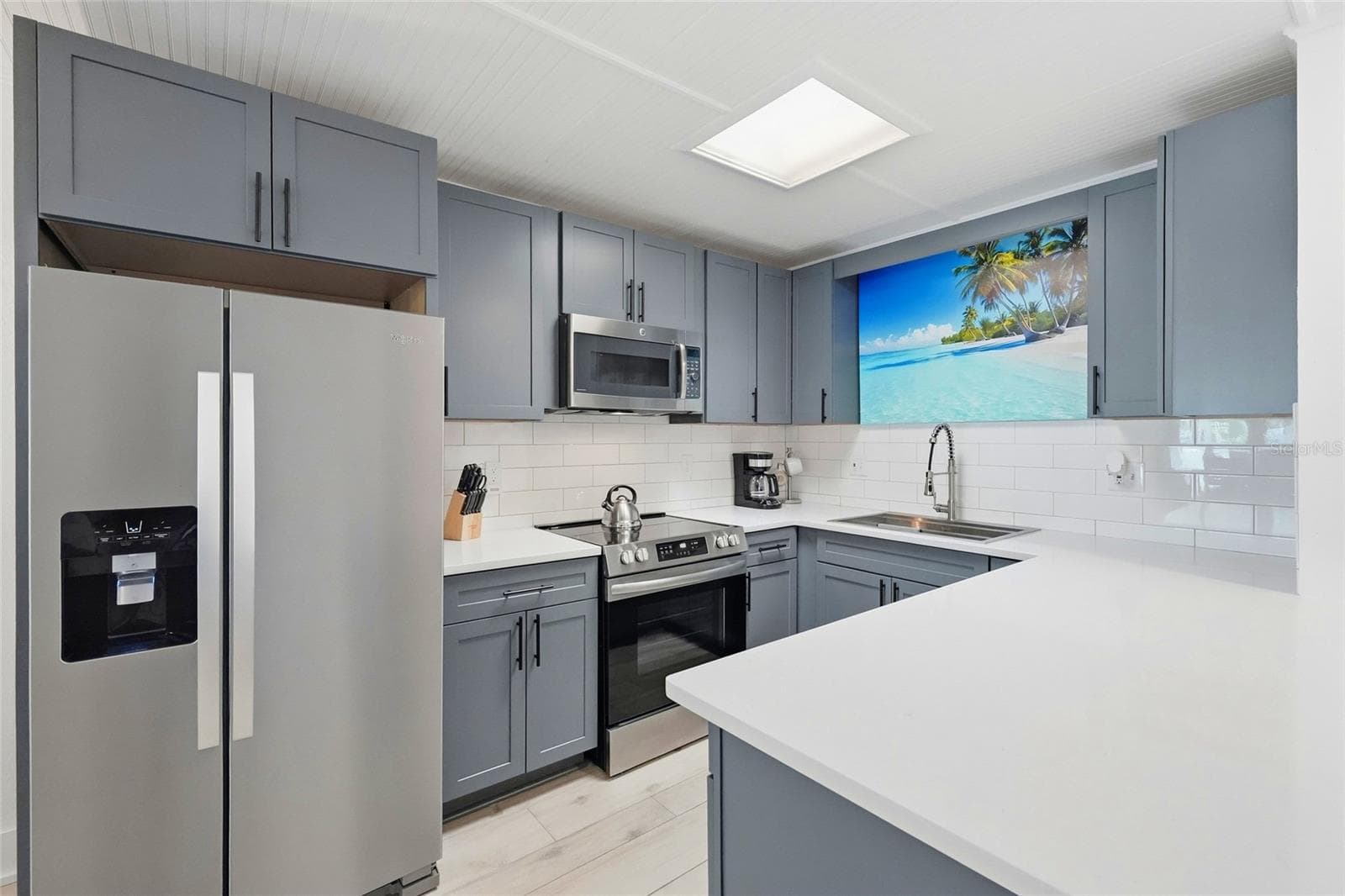 Single Family Residence at 28 SEASIDE CT, HOLMES BEACH, photo 6 of 61
