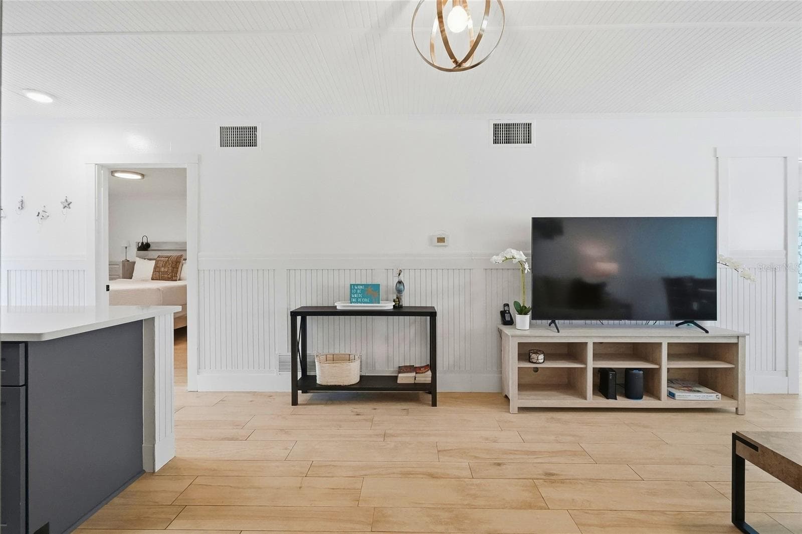 Single Family Residence at 28 SEASIDE CT, HOLMES BEACH, photo 12 of 61