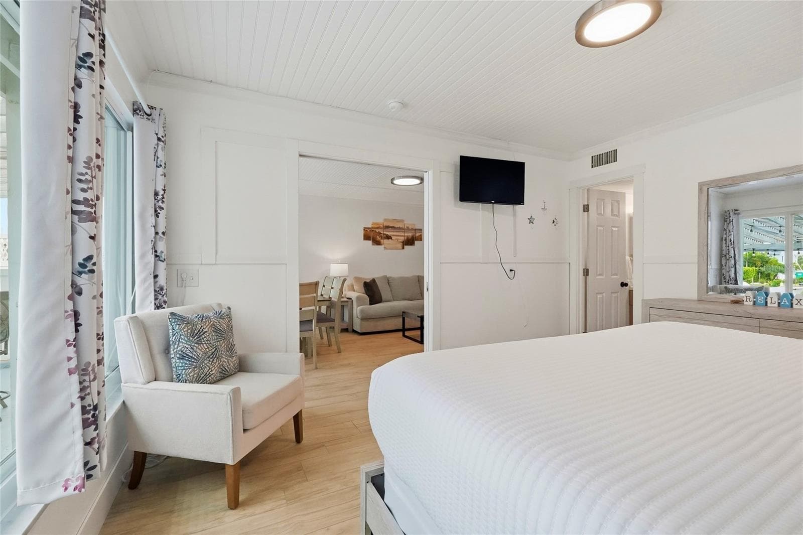 Nice owners suite - 28 SEASIDE CT, HOLMES BEACH