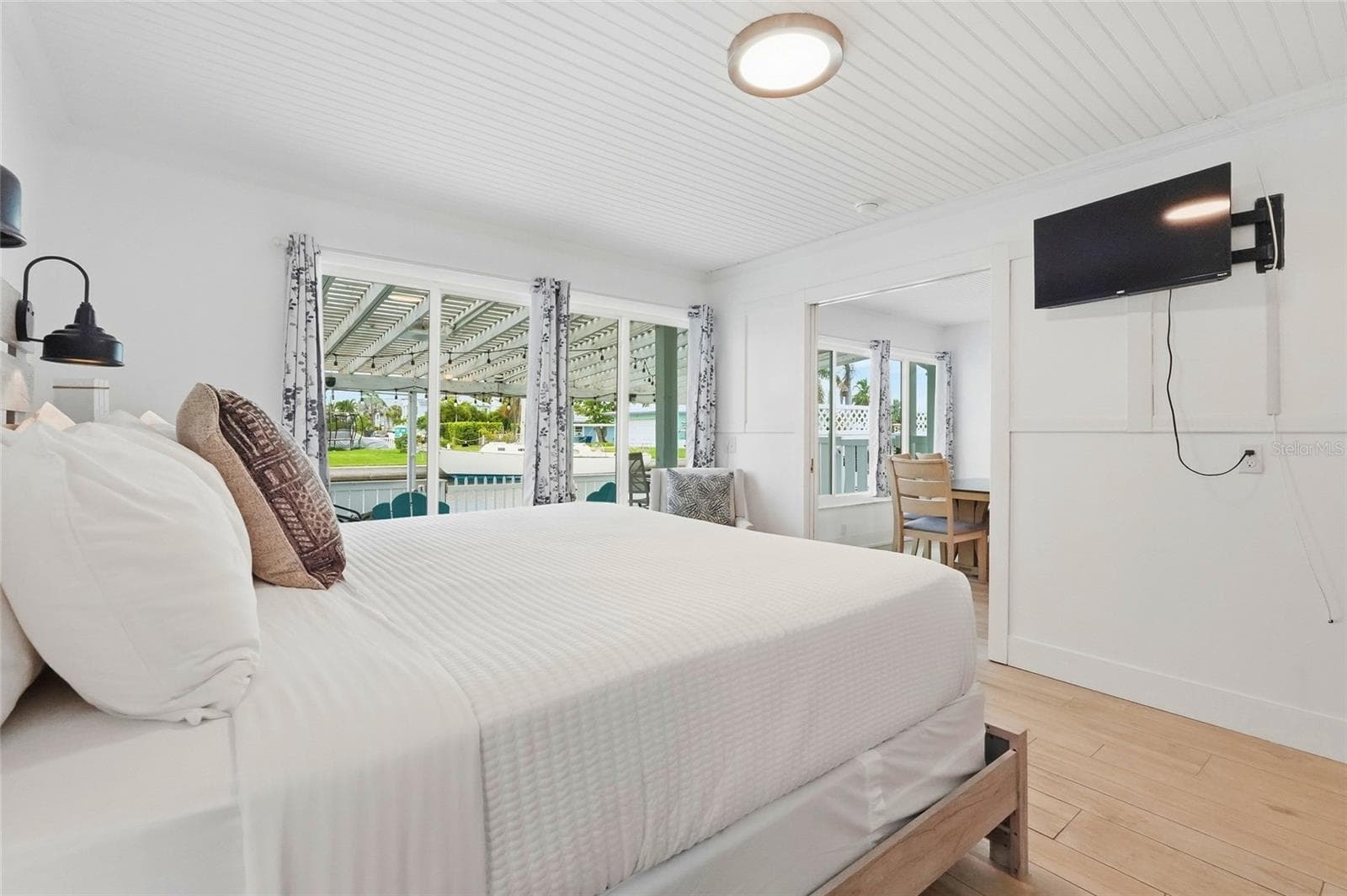 Single Family Residence at 28 SEASIDE CT, HOLMES BEACH, photo 23 of 61