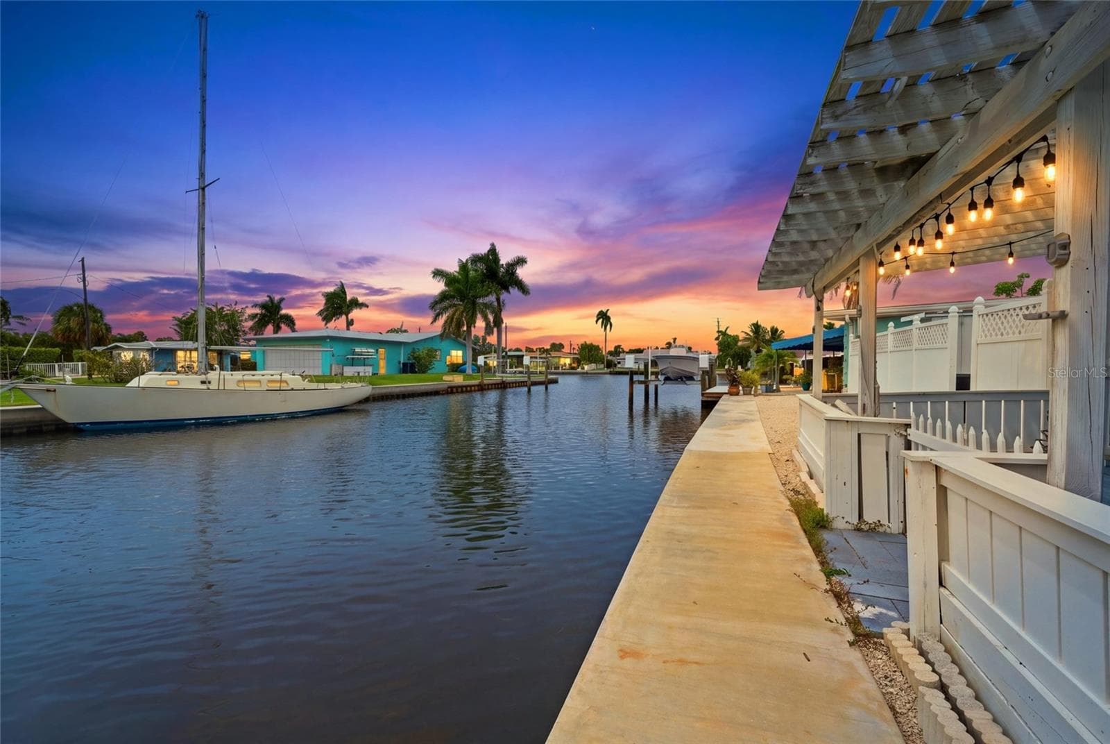 sea wall new in 2023 - 28 SEASIDE CT, HOLMES BEACH