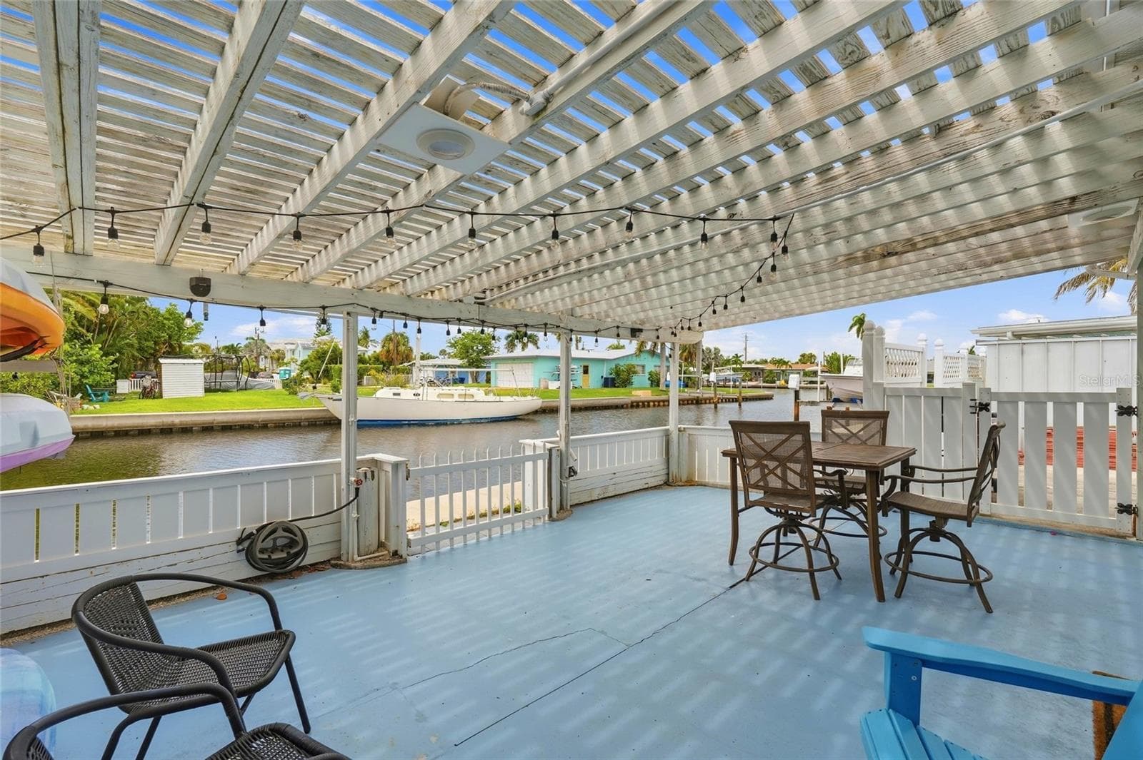 PRIVATE PATIO - 28 SEASIDE CT, HOLMES BEACH