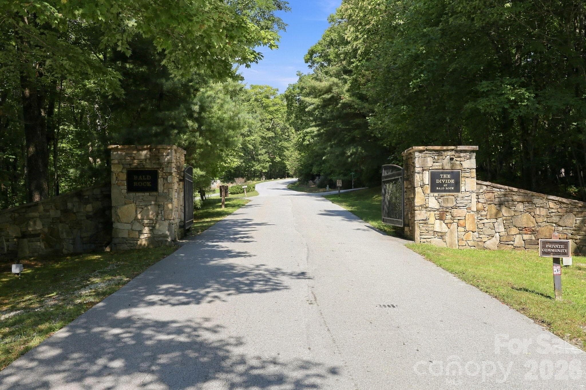 2619 Trays Island Road