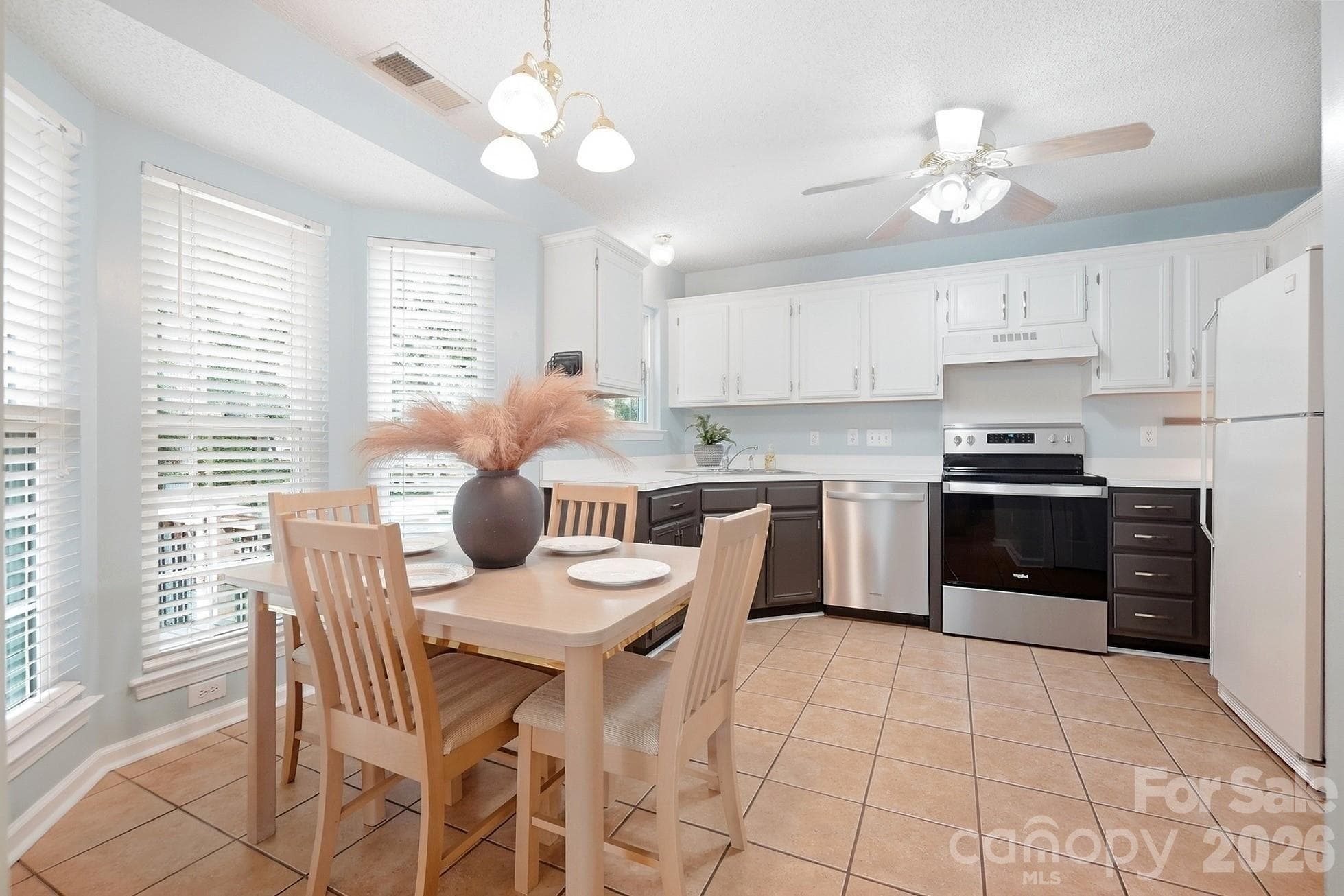 Single Family Residence at 1629 Sugar Hollow Drive, Charlotte, photo 6 of 31