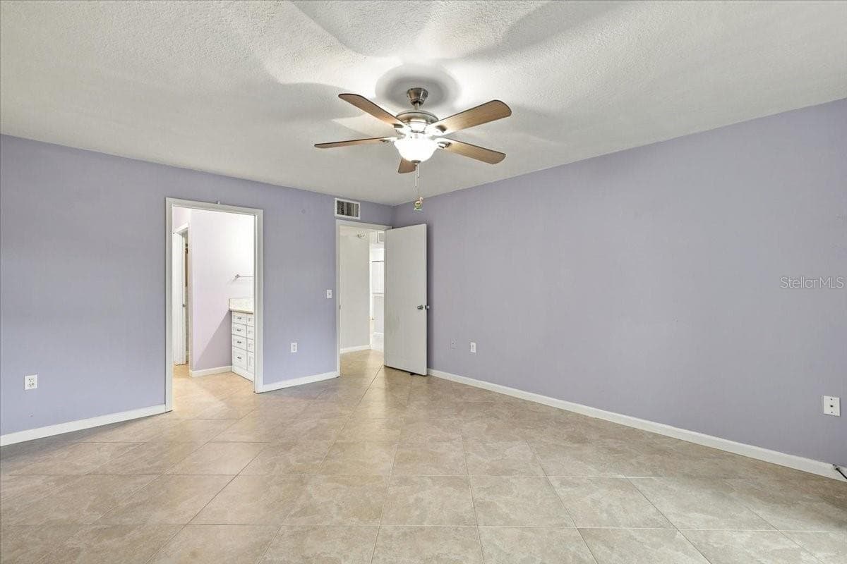 Primary bedroom - 411 PALM TREE DR #411, BRADENTON
