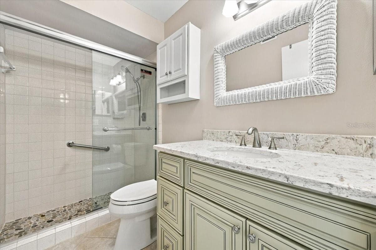 Second bathroom - 411 PALM TREE DR #411, BRADENTON