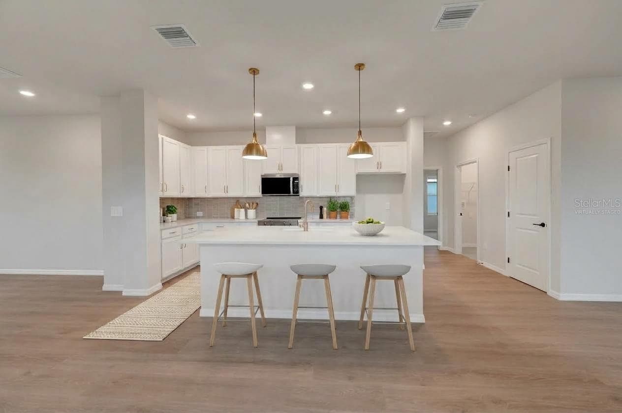 Kitchen **Virtually Staged - 3712 JONS LAKEVIEW ST, PLANT CITY