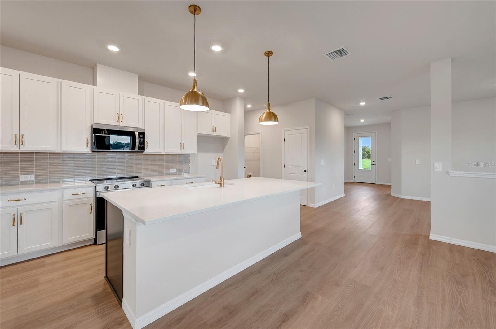 Kitchen - 3712 JONS LAKEVIEW ST, PLANT CITY