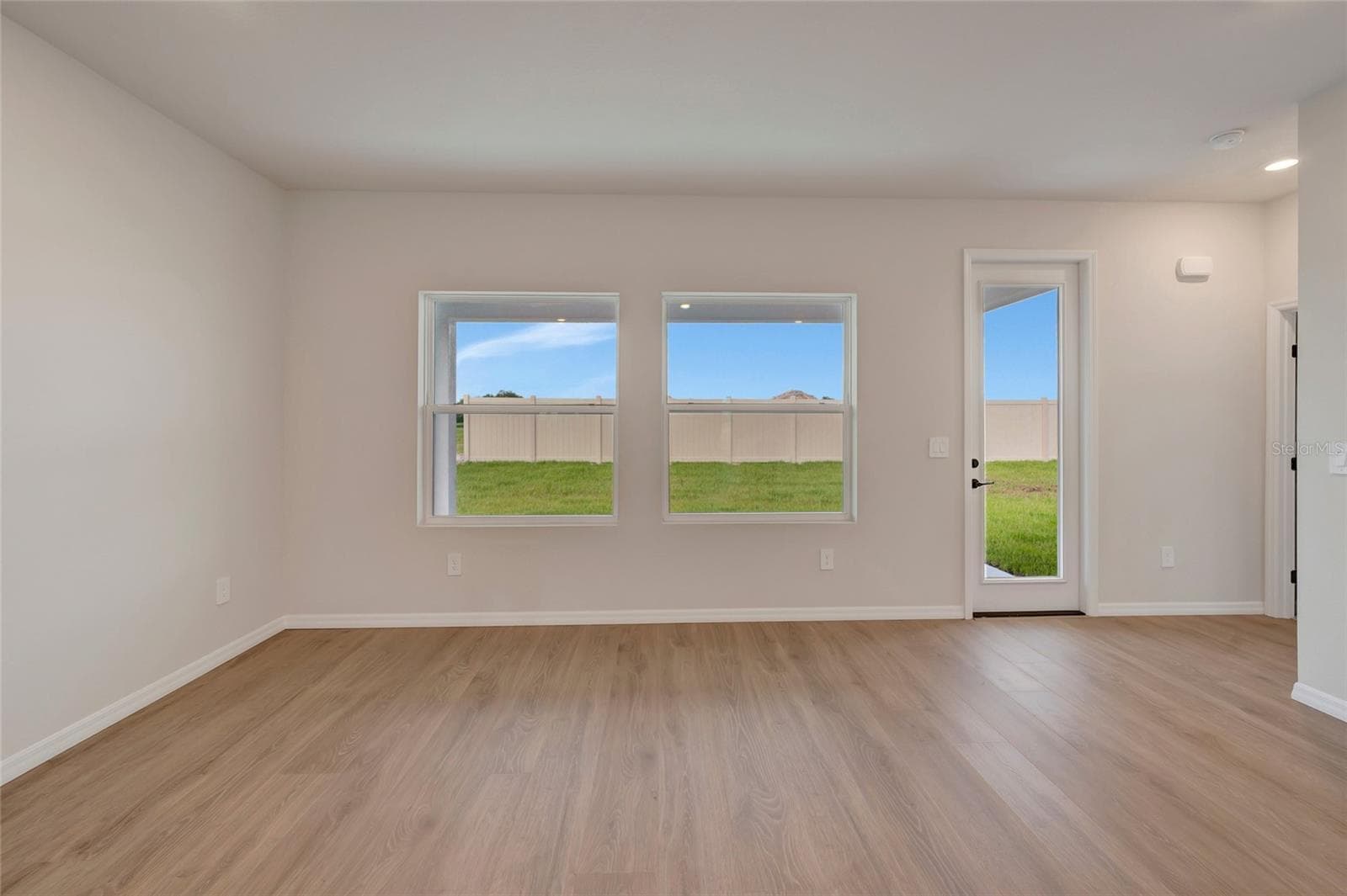 Family Room - 3712 JONS LAKEVIEW ST, PLANT CITY
