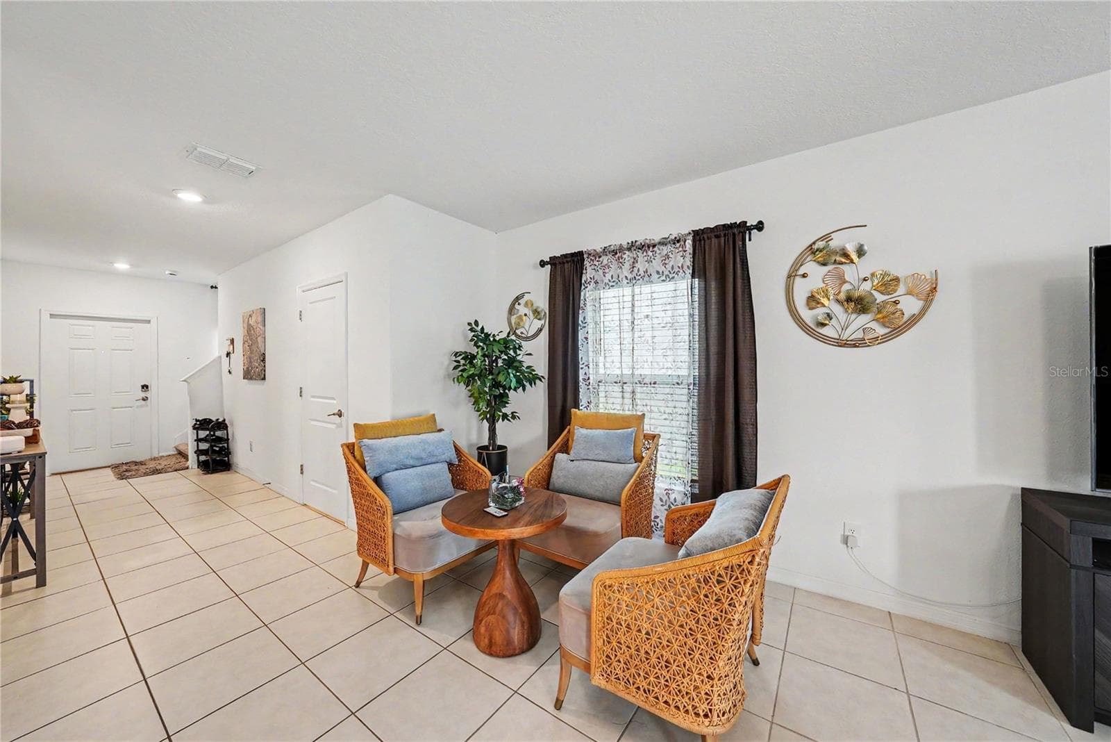 Single Family Residence at 6300 BEVERLY HILLS DR, ZEPHYRHILLS, photo 5 of 28