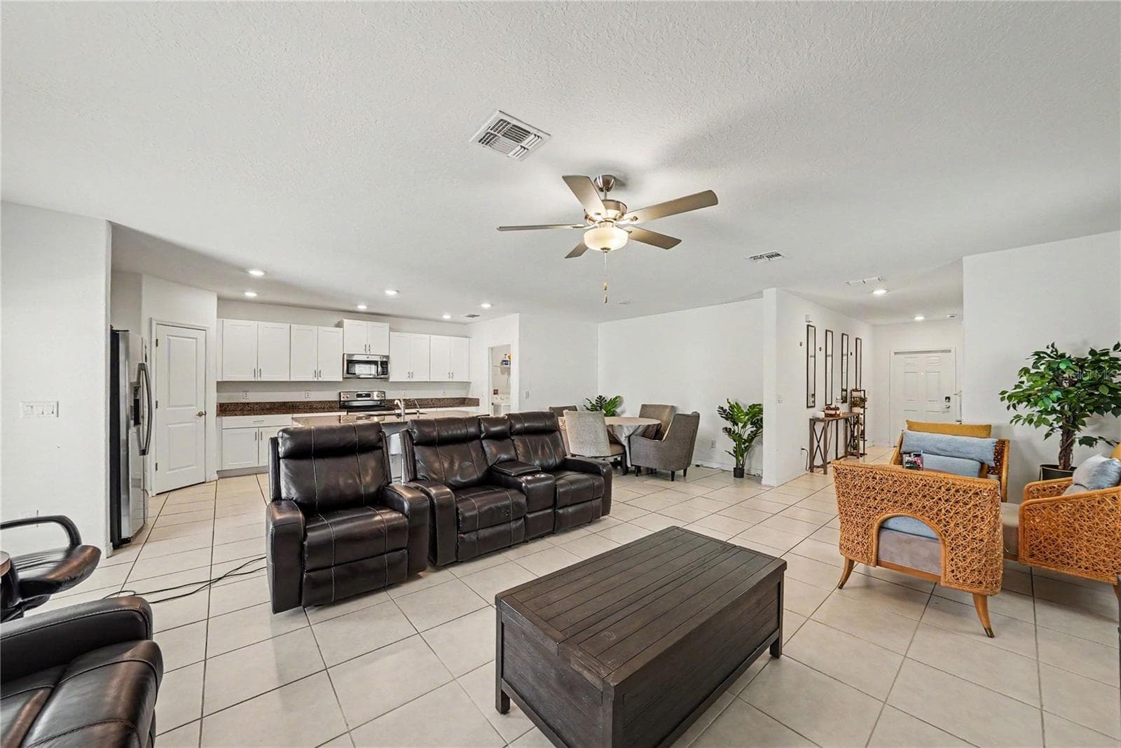 Single Family Residence at 6300 BEVERLY HILLS DR, ZEPHYRHILLS, photo 7 of 28