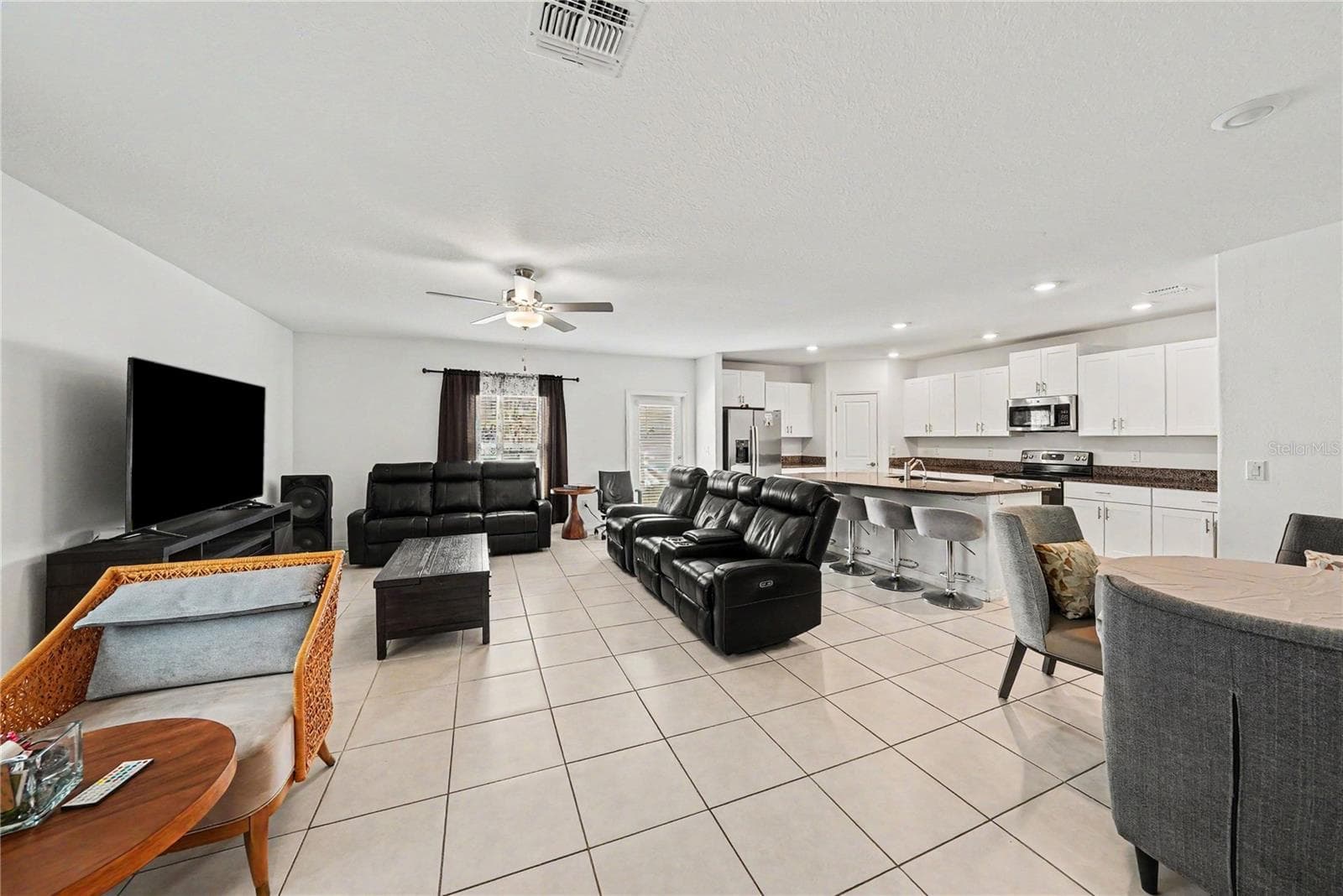 Single Family Residence at 6300 BEVERLY HILLS DR, ZEPHYRHILLS, photo 8 of 28