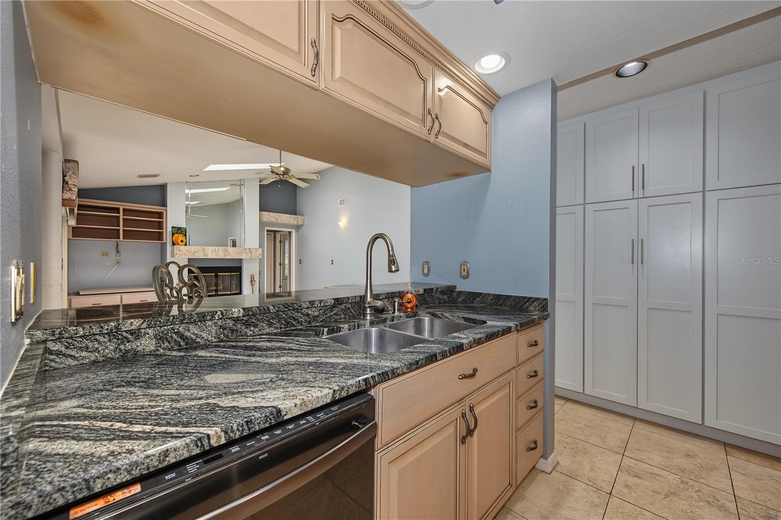 kitchen - 2233 PINNACLE CIR S, PALM HARBOR