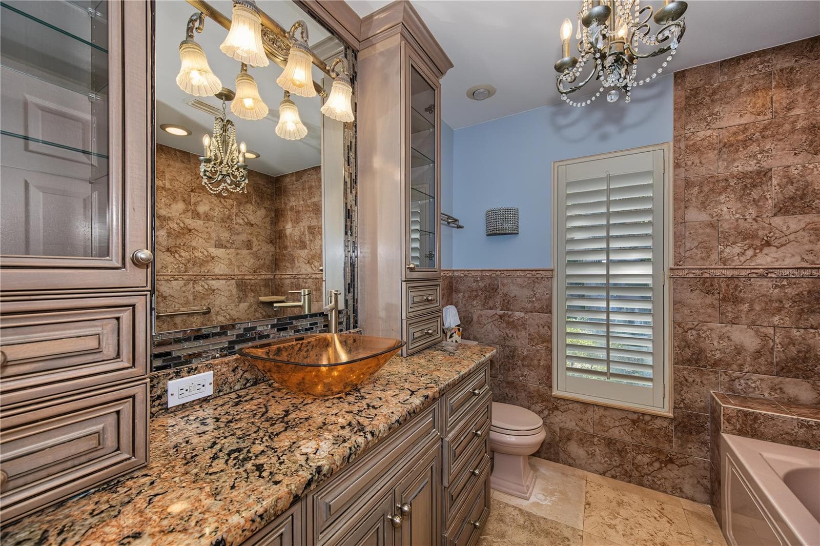 updated middle bathroom - 2233 PINNACLE CIR S, PALM HARBOR